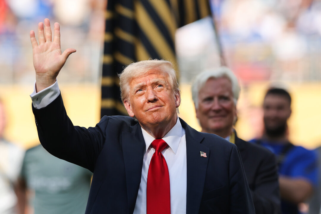 LIVE NOW: Trump Participates in the Southern Boulevard Dedication Ceremony