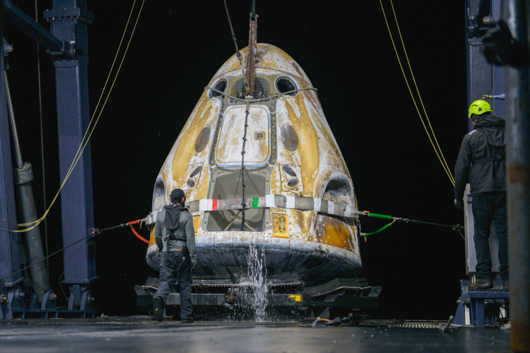 Day in Photos: Ailing Astronaut Returns to Earth, UN Secretary-General Speaks, and European Troops Arrive in Greenland