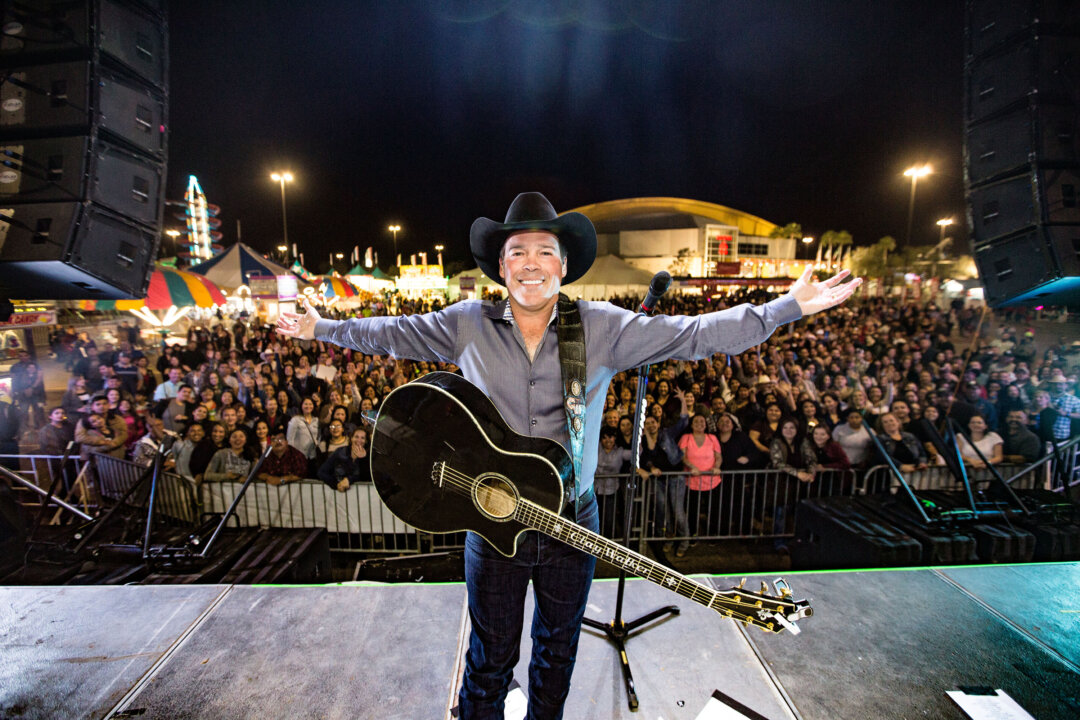 Clay Walker’s ‘Doin’ What I Love’ Tour