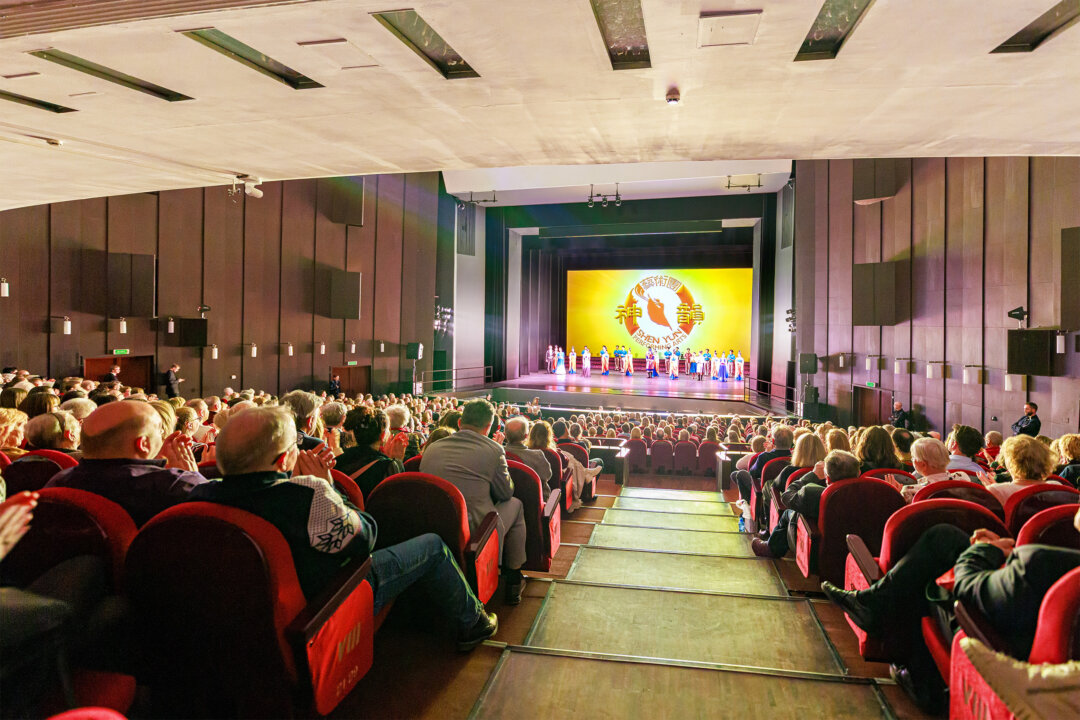 On the afternoon and evening of Jan. 10, 2026, the Shen Yun Touring Company gave its second and third performances of the year at the Grand Theatre in Łódź. Tickets for both shows were sold out in advance. (Zhang Qingyao/The Epoch Times)