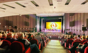 Shen Yun Highlights the Importance of Faith, a Message That Inspires Polish Elites