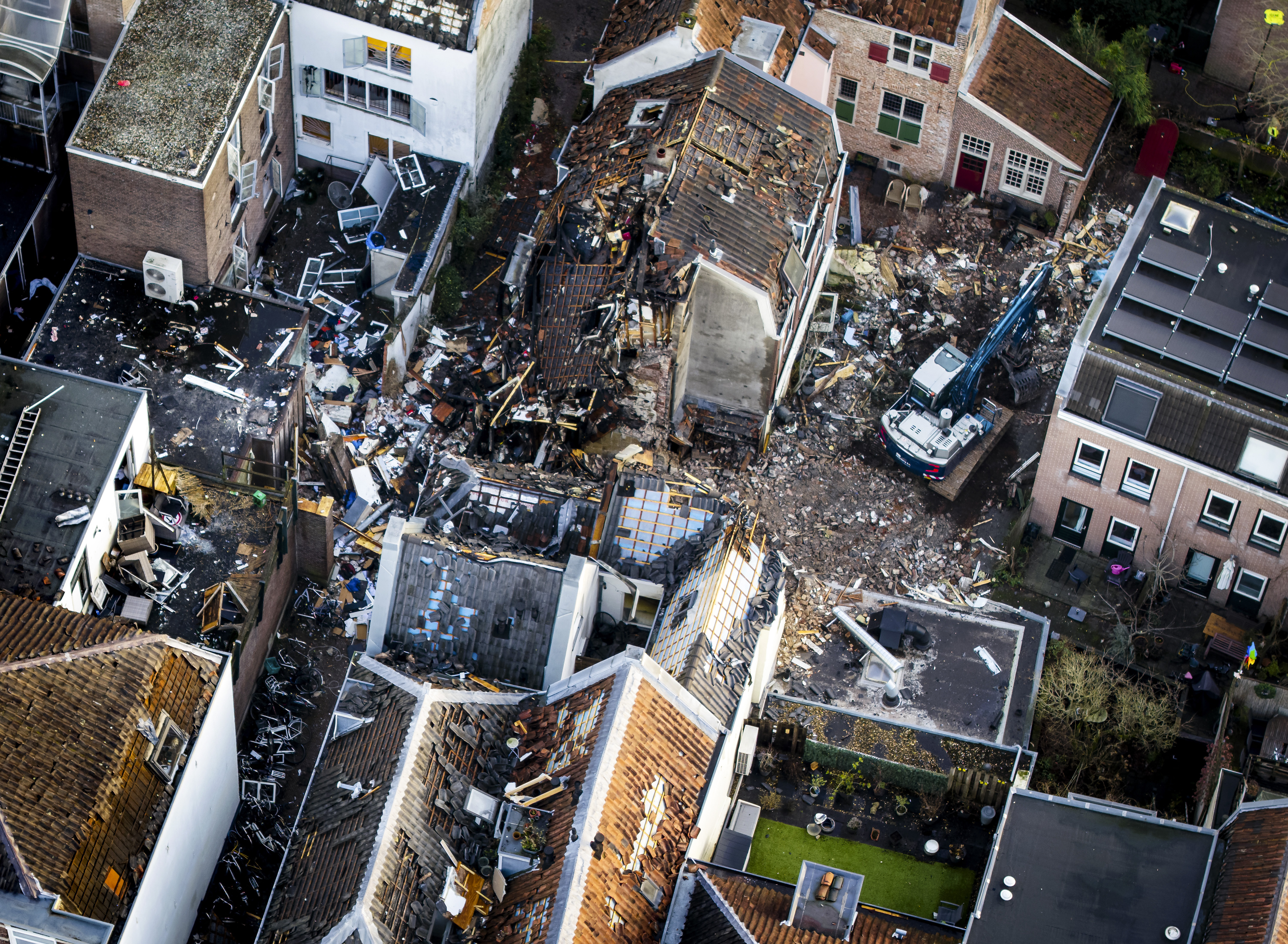 Day in Photos: Fire in Netherlands, Heavy Rain in South Africa, and Spanish Farmers Protesting
