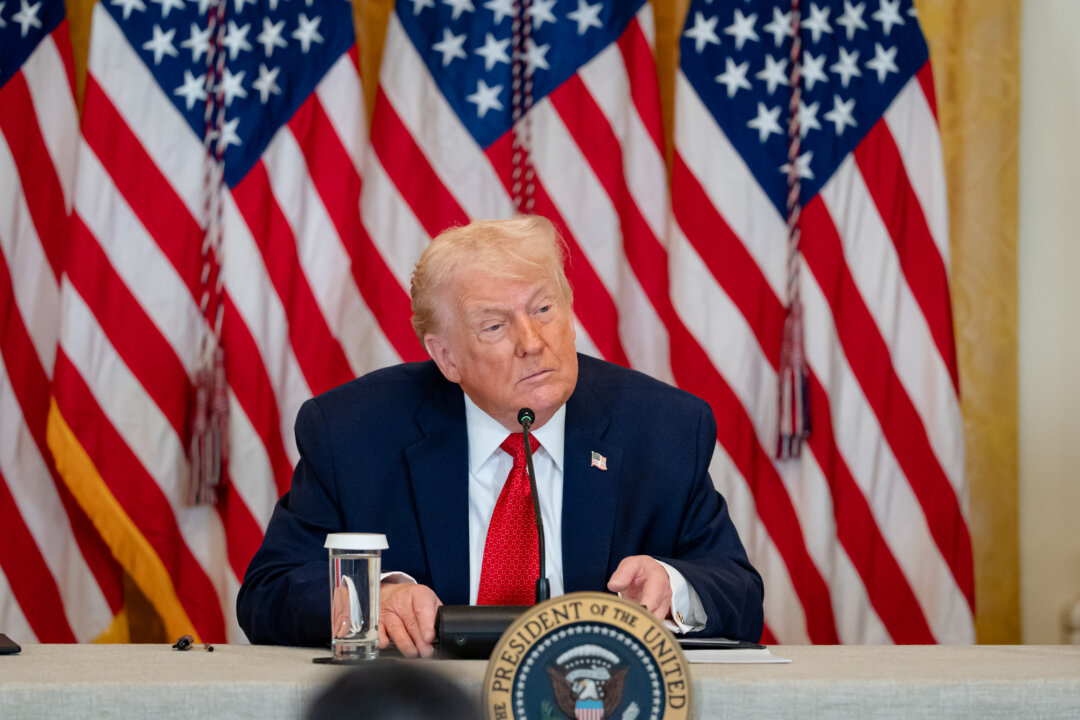 Trump Says He’s Suing JPMorgan Chase Over Alleged Debanking