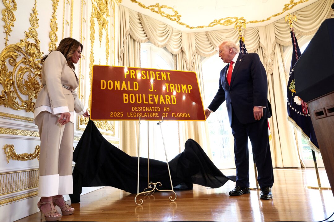 Florida Road Connecting Mar-a-Lago and Palm Beach Airport Is Renamed After Trump