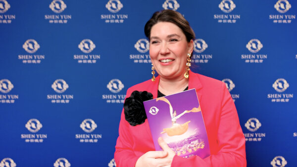 Shen Yun Impresses Choir Director: An ‘Incredible Experience’