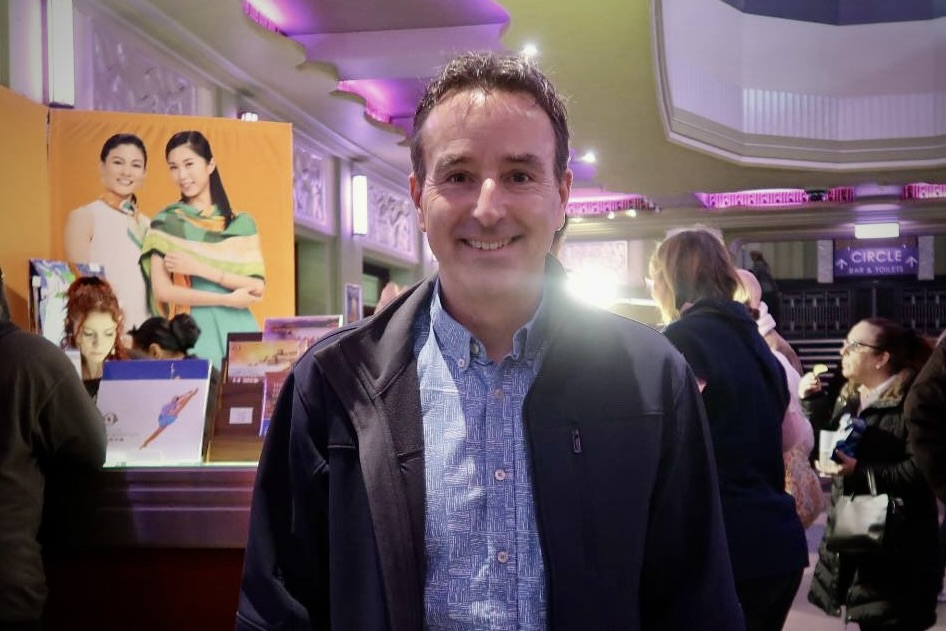 Jon Leppard attended Shen Yun Performing Arts at Eventim Apollo in London on Jan. 17, 2026. (Jenna Zhan/The Epoch Times)