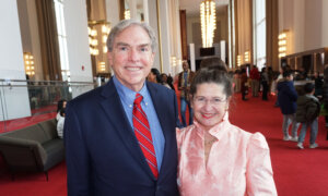 Former Defense Official Says Shen Yun ‘Has to Be Seen’