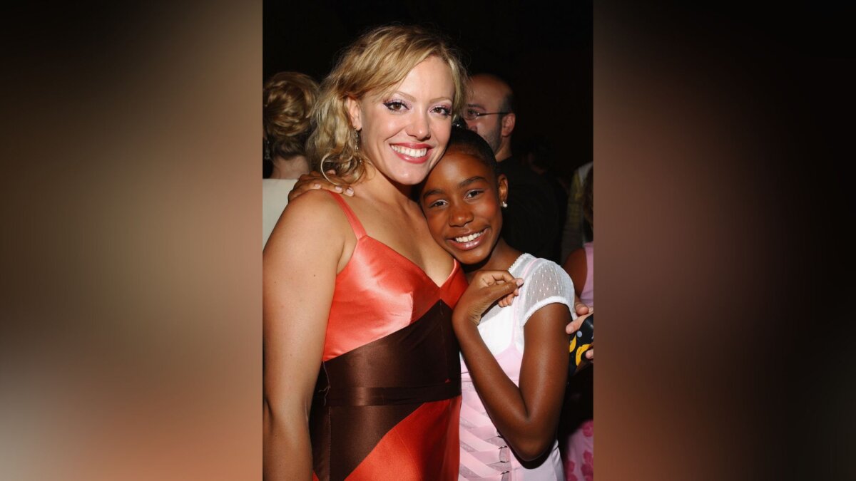 Actresses Jordan Ballard (L) and Kianna Underwood pose as they attend the "Hairspray" opening night after-party at the Pantages Theater in Hollywood, Calif., on July 21, 2004. (Amanda Edwards/Getty Images)