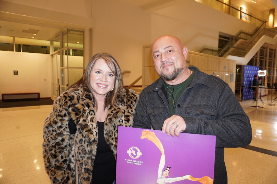 Shauna Sharp and Tommy Howard enjoyed Shen Yun's evening show at the Eisemann Center on Jan. 17, 2026. (Sonia Wu/The Epoch Times)