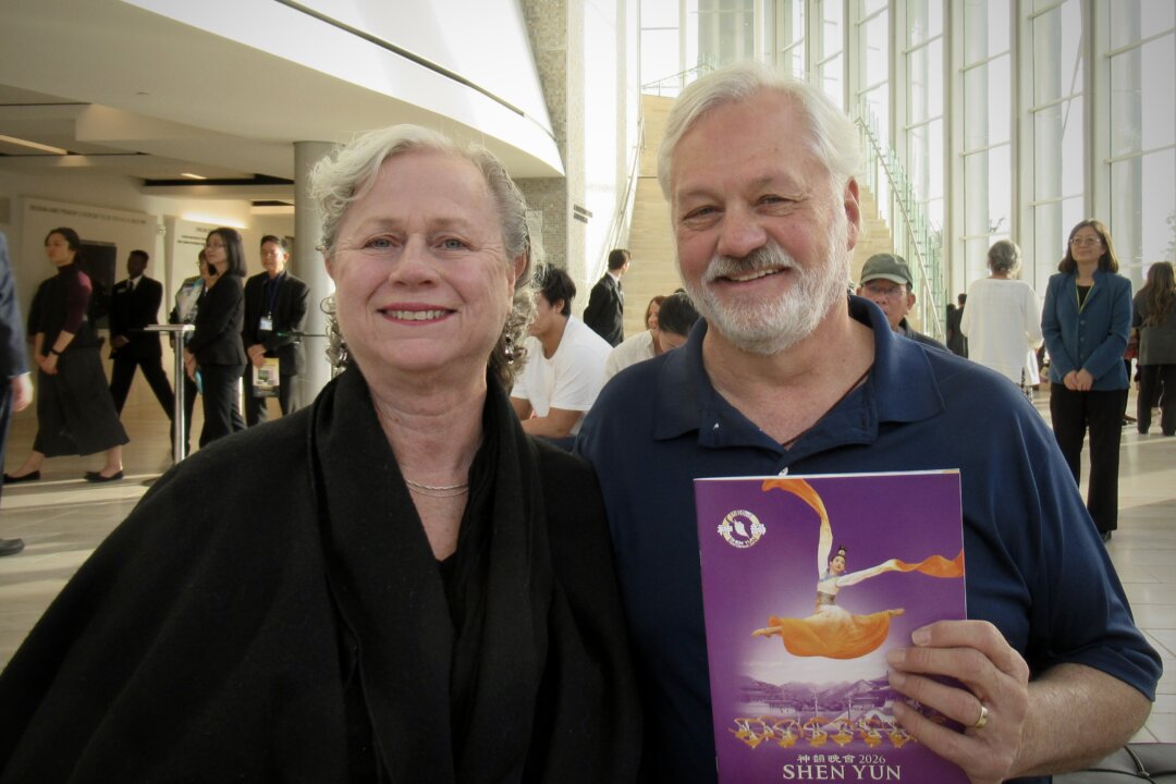 Nancy and Terry Lamfers attended a Shen Yun performance at the Younes and Soraya Nazarian Center for the Performing Arts at California State University, Northridge, on Jan. 17, 2026. (Michael Ren/The Epoch Times)