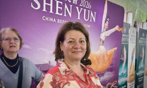 Romanian Theatergoer at Shen Yun Says Tradition Transcends History