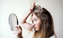 Gray Hair? Try This 1-Minute Daily Scalp Massage