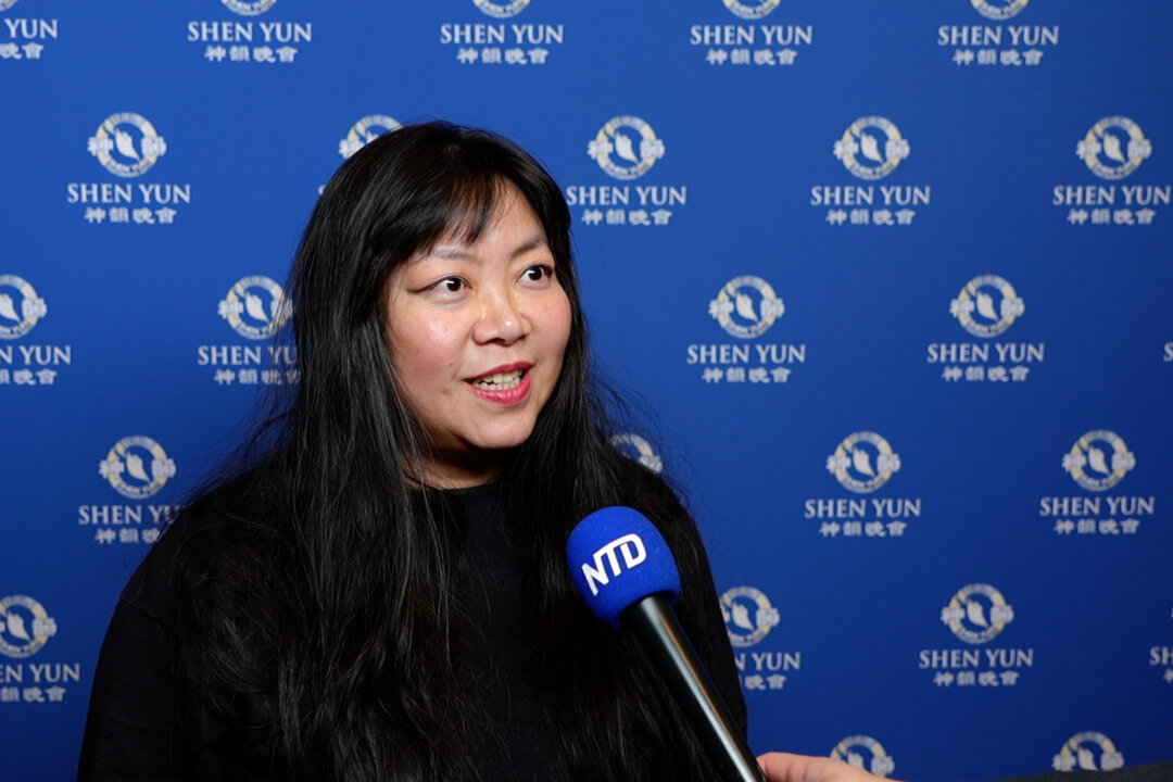 Ju Lynne Saw enjoyed Shen Yun Performing Arts at the Royal & Derngate, in Northampton, on Jan. 20, 2026. (NTD)