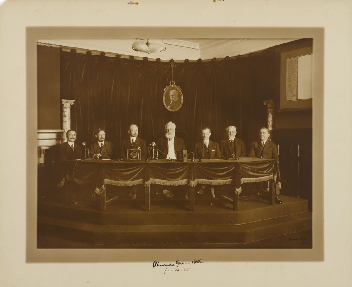 Alexander Graham Bell (C), about to call San Francisco from New York. (Public Domain)