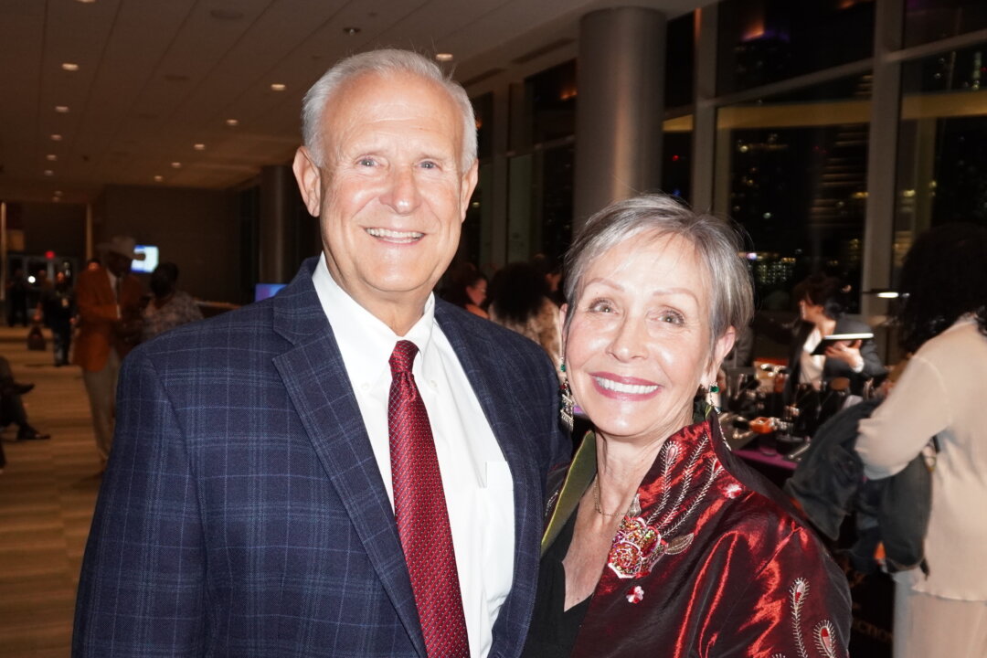 Frank and Laura Wright enjoyed Shen Yun Performing Arts’ evening show at the Long Center for the Performing Arts on Jan. 21, 2026. (Sonia Wu/The Epoch Times)