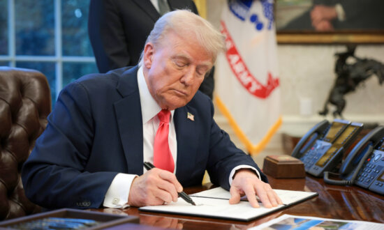 Trump Orders Federal Reserve to Review Fintech Companies’ Access to Payment Accounts