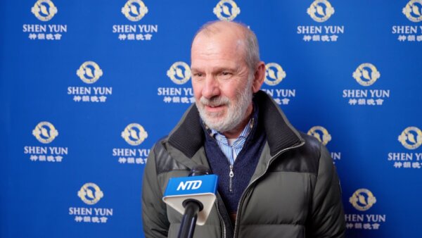 ‘Stunning Costumes and a Stunning Orchestra’: Audience Member in Milan Is Mesmerized by Shen Yun