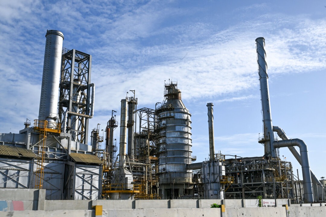 Trump Says US to Begin Drilling for Oil in Venezuela Soon