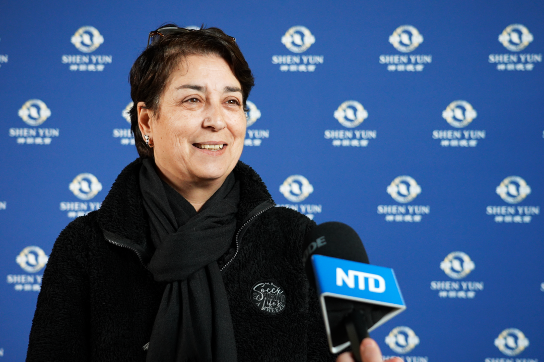 Ana Roch, president of the Grand Council of Geneva, attends Shen Yun Performing Arts at the Geneva Arena on Jan. 21, 2026. (NTD)