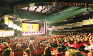 Director of the Center for the Meeting of Cultures in Lublin and His Wife Admire Shen Yun: ‘An Extraordinary Encounter with Chinese Culture’