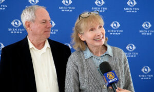 Former Ballerina Says Shen Yun’s Dancing Is ‘Beautiful and Excellent’
