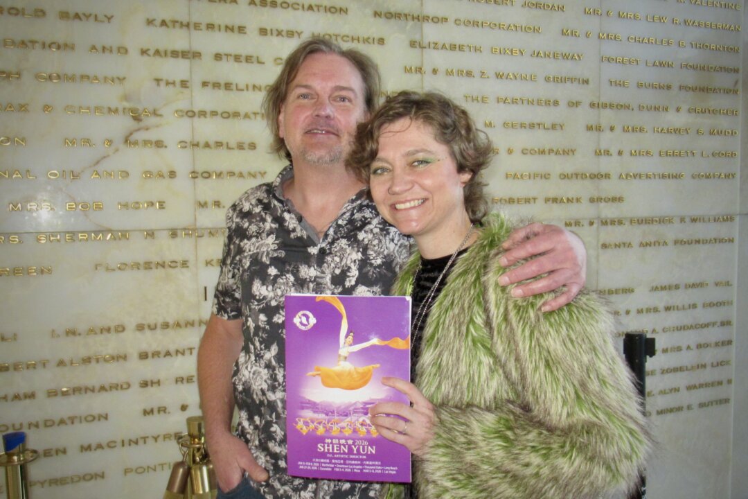 Robert August and Carly Goebel at the Dorothy Chandler Pavilion in Los Angeles on Jan. 24, 2026. (Linda Jiang/The Epoch Times)
