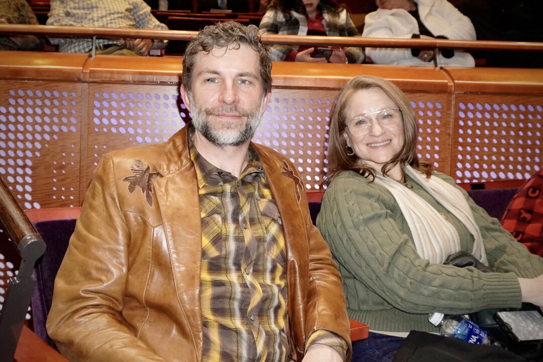 Kris Zabrowski and Erin Zayko enjoy Shen Yun at the Tobin Center for the Performing Arts in San Antonio on Jan. 24, 2026. (Nancy Ma/ The Epoch Times)