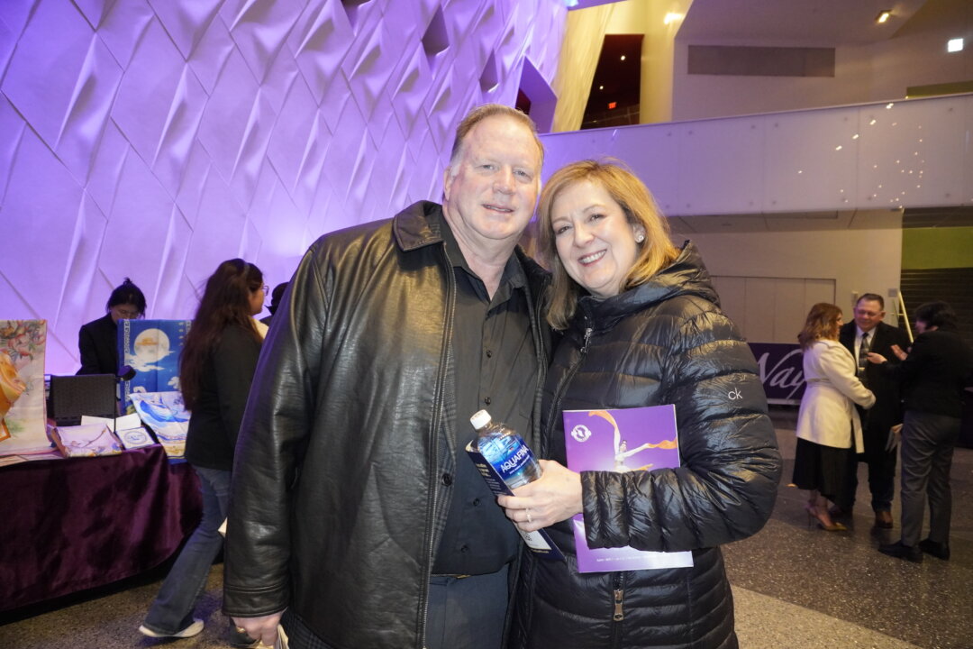 Rob and Christa Ratcliff enjoy Shen Yun Performing Arts at the Tobin Center for the Performing Arts in San Antonio, Texas, on Jan. 24, 2026. (Nancy Ma/The Epoch Times)