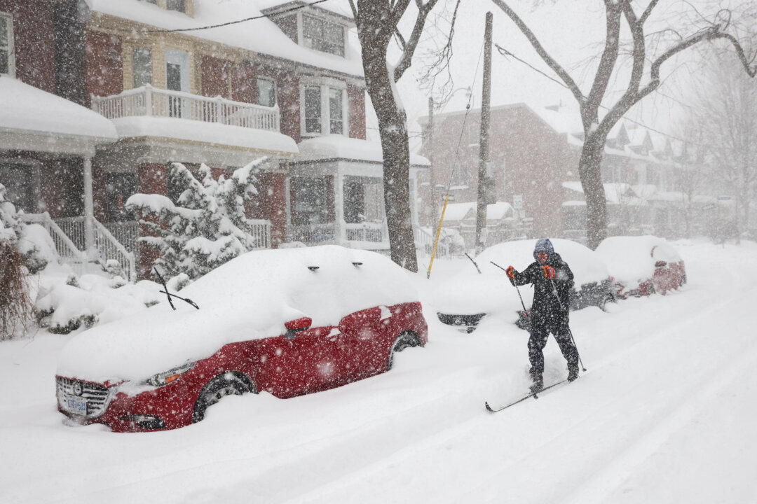 Heavy Snowstorm and Frigid Temperatures Prompt Flight Cancellations and Delays