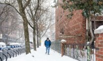 US Jobless Claims Edge Lower as Winter Storm Effects Linger