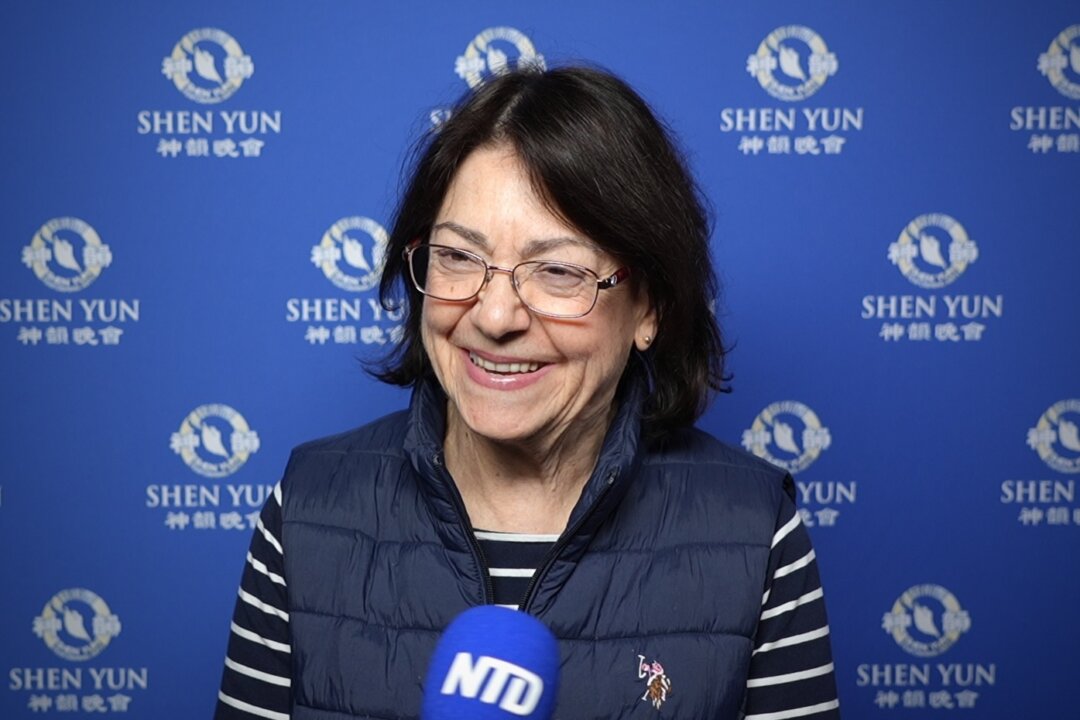 Linda Parsons attended Shen Yun Performing Arts at the Victoria Theatre, in Woking, UK, on Jan. 25, 2026. (NTD)