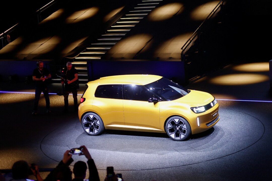 Electric Vehicles Outsell Gasoline Autos in EU for First Time