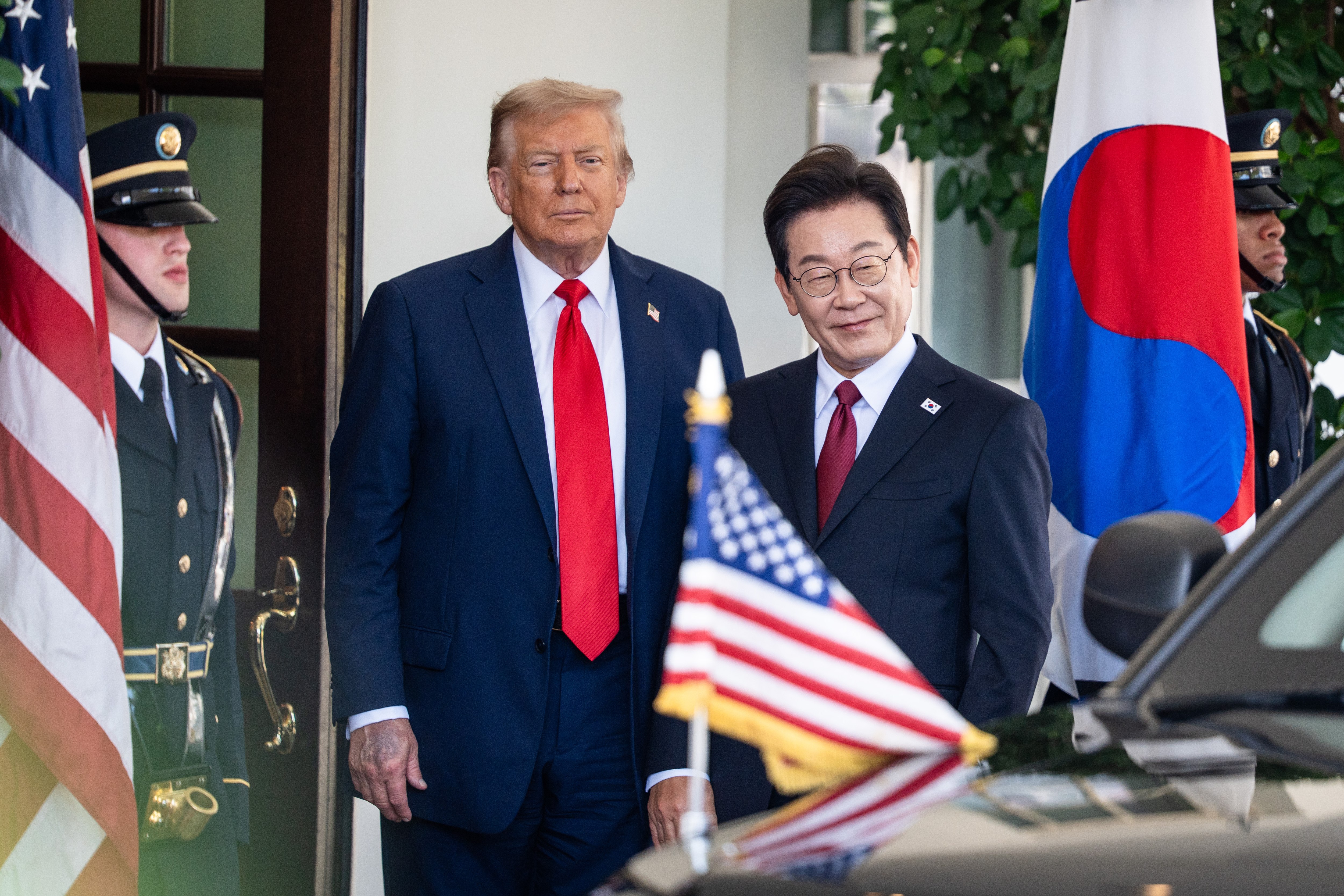 백악관에서 만난 트럼프와 이재명 대통령