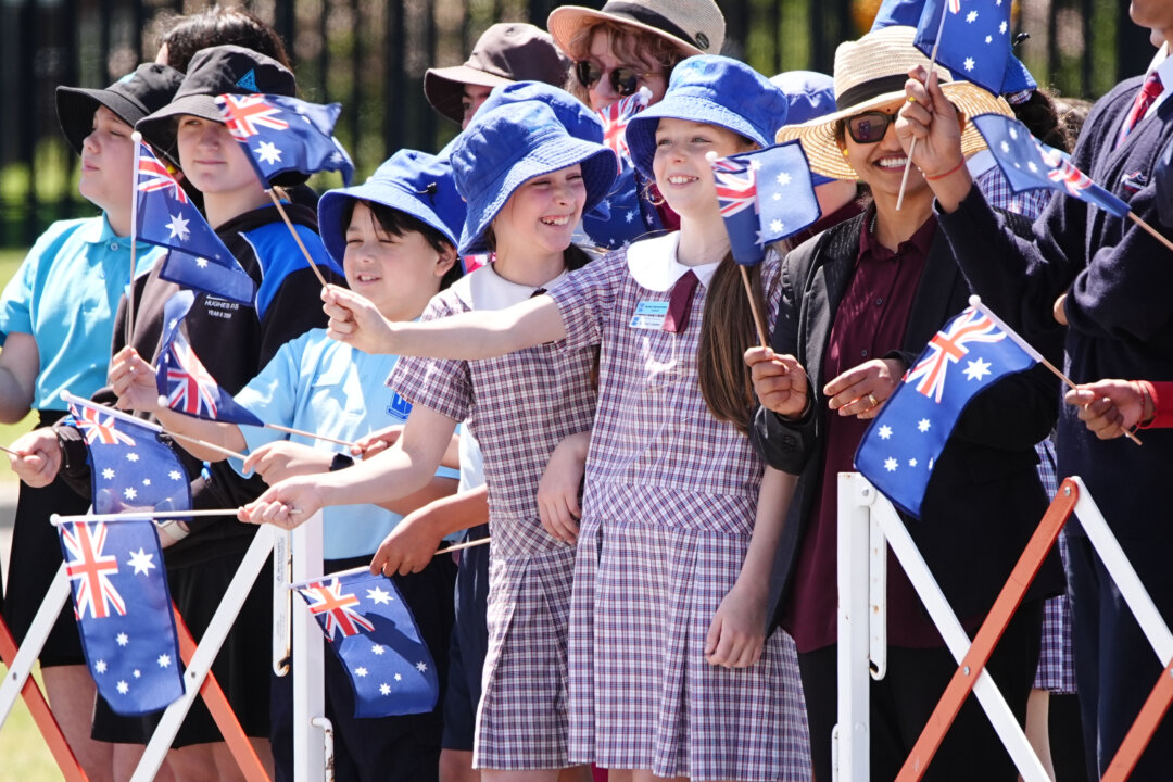 Australia’s Northern Territory Mandates Students Sing Full National Anthem