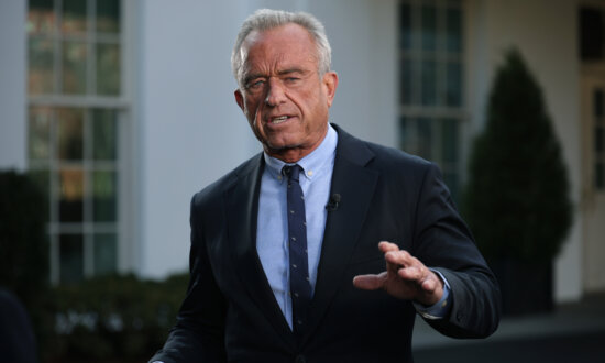 HHS Responds to Criticism From Vaccine Companies