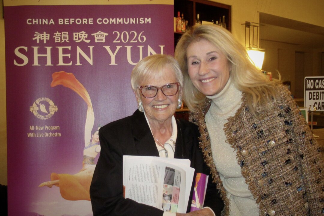 Teresa Bernhardt (R) and Faye Sherman at the Shen Yun Performing Arts performance at California Center for the Arts, Escondido on Jan. 27, 2026. (Linda Jiang/The Epoch Times)