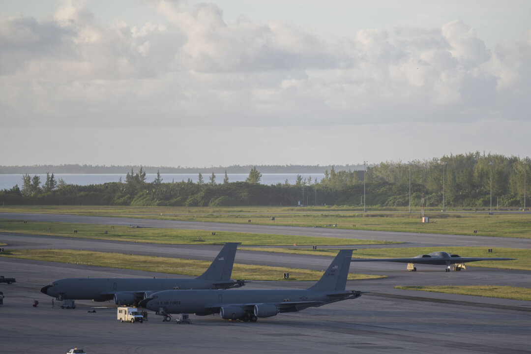 Trump Urges UK to Retain Indian Ocean Territory Amid Iran Tensions