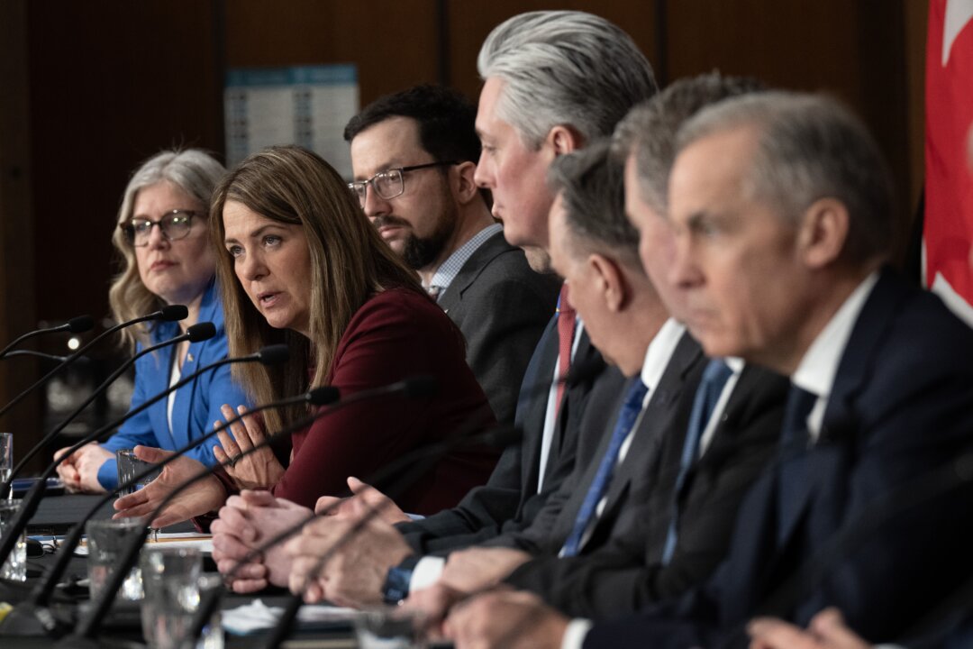 Carney, Smith React to Reports of Alberta Independence Advocates Meeting With US Officials