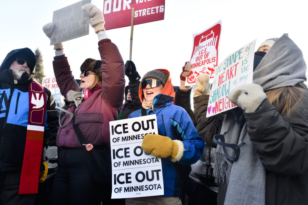 Judge Issues 2nd Order Blocking Ban on Lawmakers’ Surprise Visits to Immigration Detention Facilities