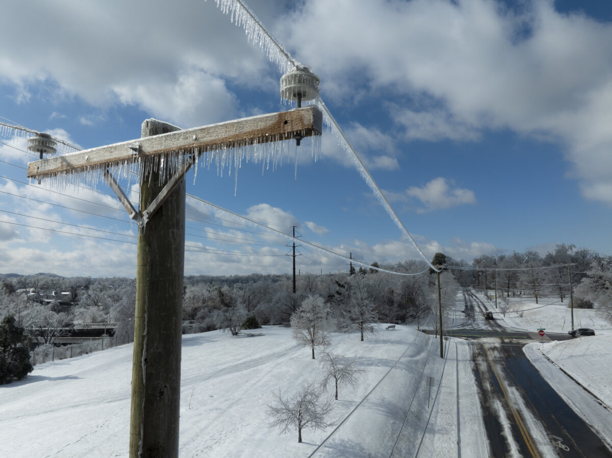An aerial view shows ice accumulated on utility lines in Nashville, Tenn., on Jan. 26, 2026. (Brett Carlsen/Getty Images)