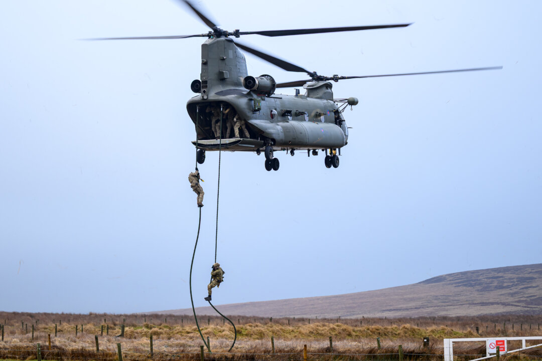 Cover image for Day in Photos: Special Forces Training, Police Protests, and Dog Show in New York