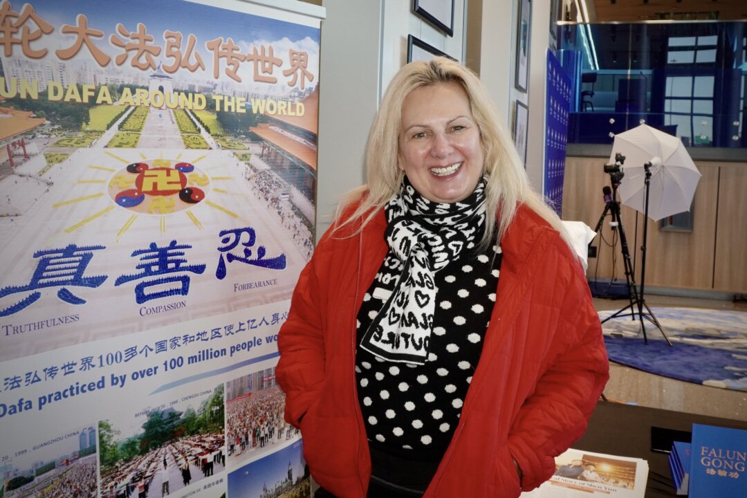Professional musician Sian Taylor enjoyed Shen Yun at the CFISD Visual and Performing Arts Center in Cypress, Texas, on Jan.31,2026. (Sonia Wu/The Epoch Times)