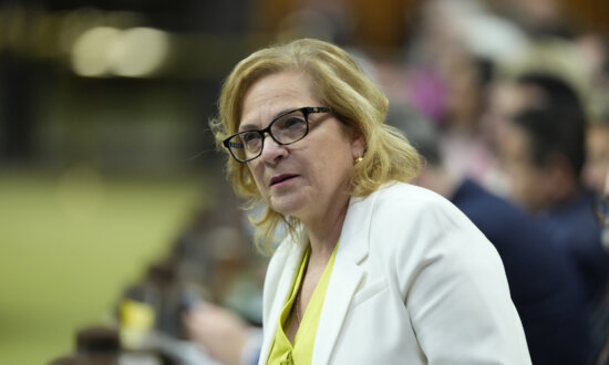 Ottawa Seeks to Track Exit of Temporary Visas Holders