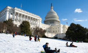 America in Photos: Snowstorm in Washington, Melania Documentary Launch, and Protests in Minneapolis