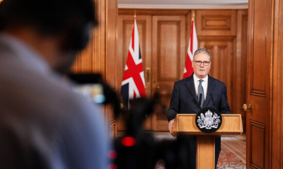 Trump Criticizes Starmer, Says Special Relationship in Peril