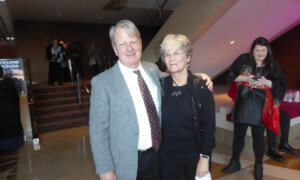 Theatergoer Says Shen Yun Is ‘Amazing’