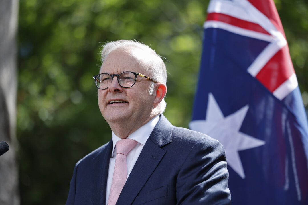 Australian PM Evacuated After Chinese Threats to Shut Down Cultural Performance