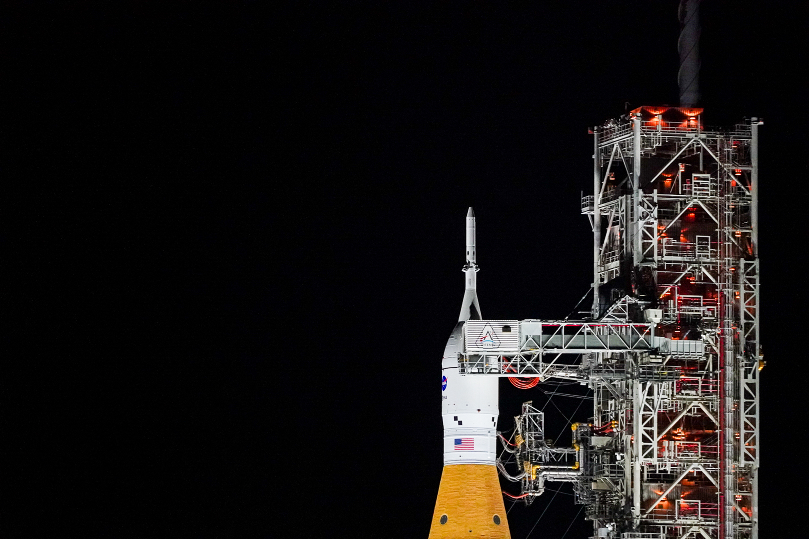 NASA Rolls Out Artemis II Rocket to Launch Pad | EpochTV