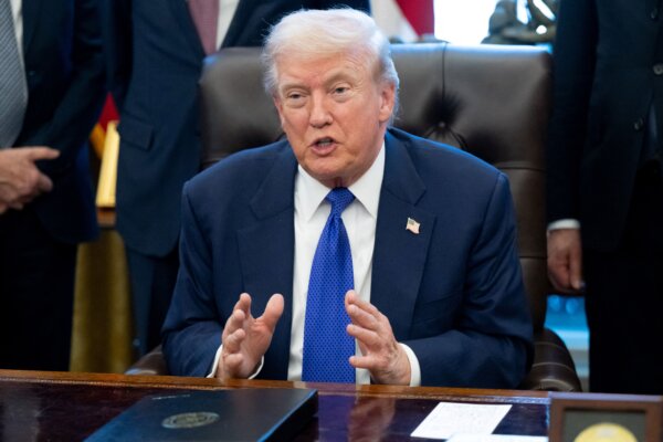 Trump Speaks With Xi by Phone, Discusses 'Many Subjects'