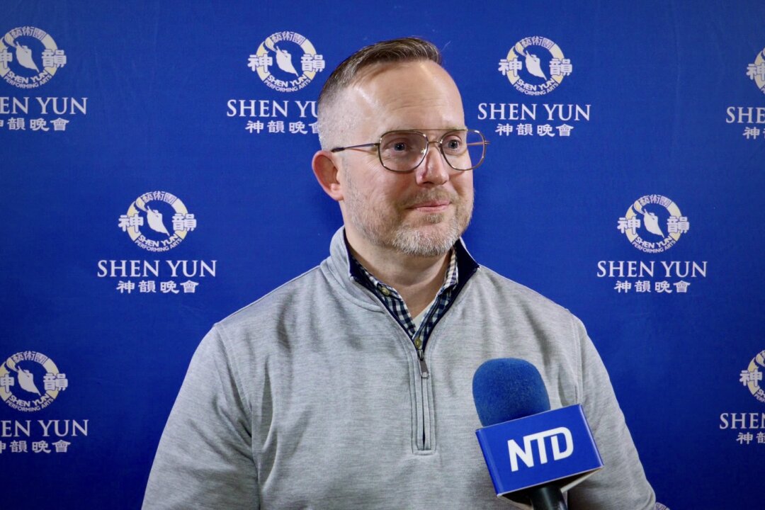 Adam Koehler at the Shen Yun Performing Arts performance at Kravis Center for the Performing Arts–Dreyfoos Hall on Feb. 2, 2026. (NTD)